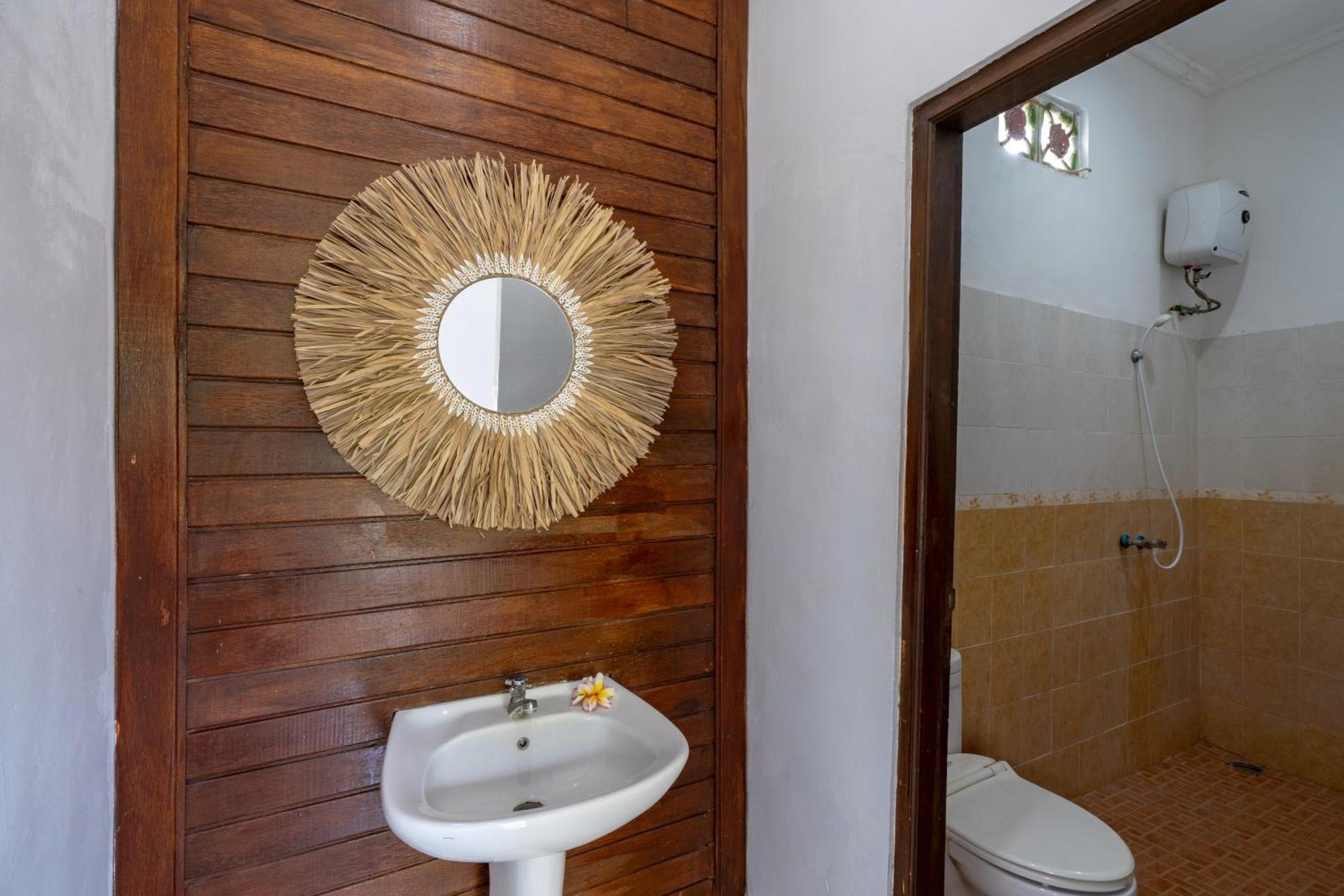 Widia Homestay Nusa Lembongan Exteriör bild